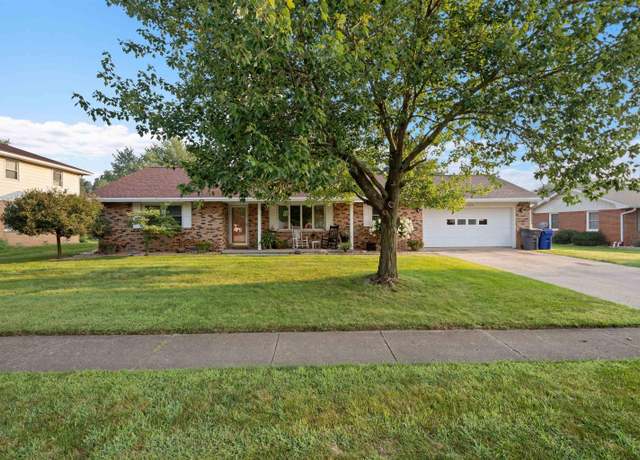 Property at 1304 Westbrook Dr, Kokomo, IN 46902, 3 beds, 2 baths