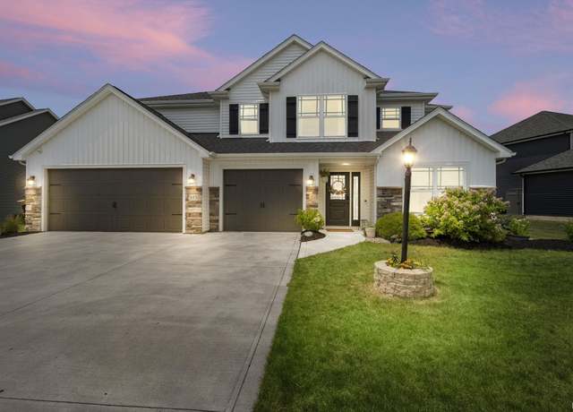 Property at 1113 Lone Oak Blvd, Fort Wayne, IN 46804, 4 beds, 2.5 baths