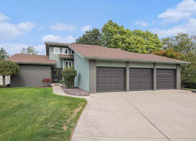Property at 23715 E Wilshire Blvd, Elkhart, IN 46516, 3 beds, 2.5 baths