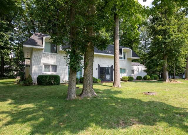 Property at 11090 Manor Dr, Plymouth, IN 46563, 4 beds, 2.5 baths