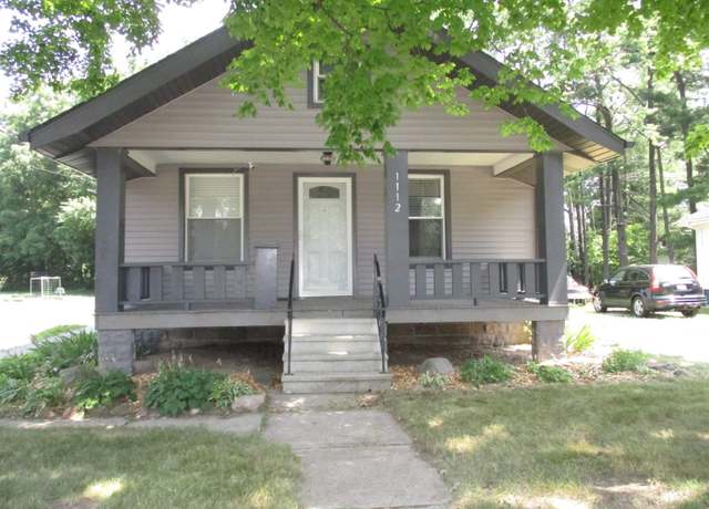 Property at 1112 Goshen Ave, Elkhart, IN 46516, 3 beds, 2 baths