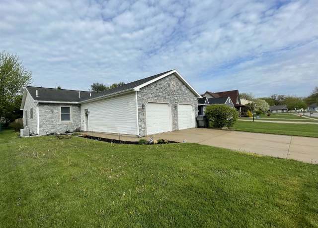 Property at 1374 Maple Ln, Nappanee, IN 46550, 2 beds, 2 baths
