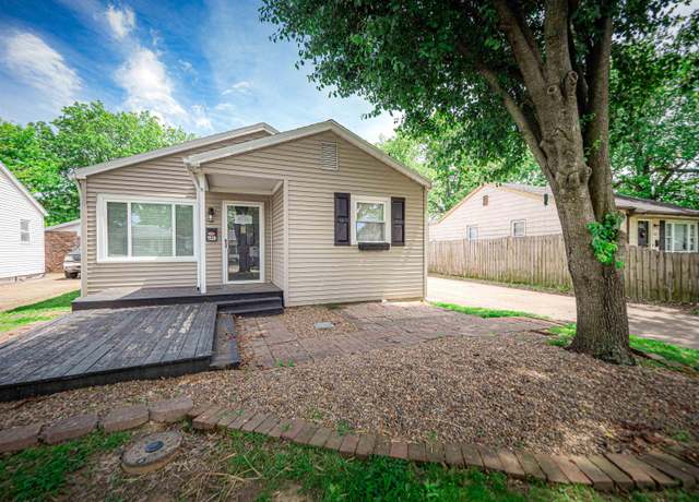 Property at 1520 S Saint James Blvd, Evansville, IN 47714, 4 beds, 2 baths