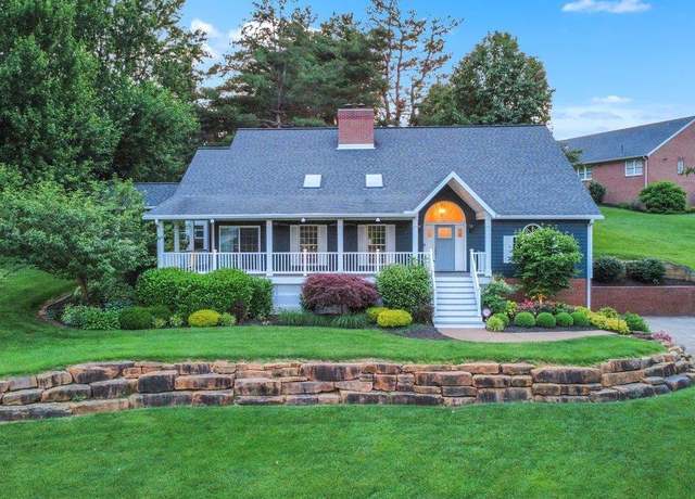 Property at 7266 Lakevale Dr, Newburgh, IN 47630, 3 beds, 3.5 baths