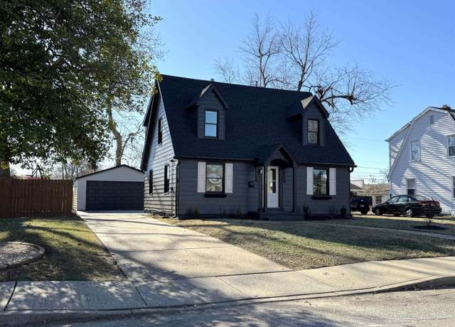 Property at 2905 E Oak St, Evansville, IN 47715, 3 beds, 2.5 baths