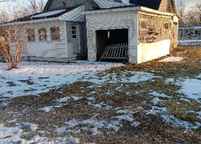 Property at 317 W Glenn St, Shelburn, IN 47879, 2 beds, 1 bath