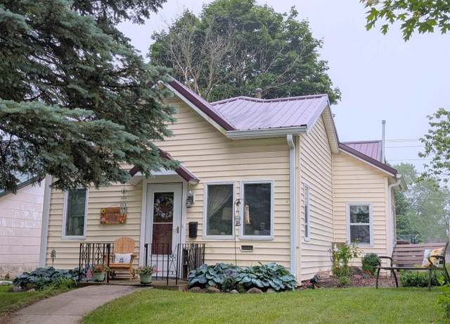 Property at 406 E Market St, Bluffton, IN 46714, 2 beds, 1 bath