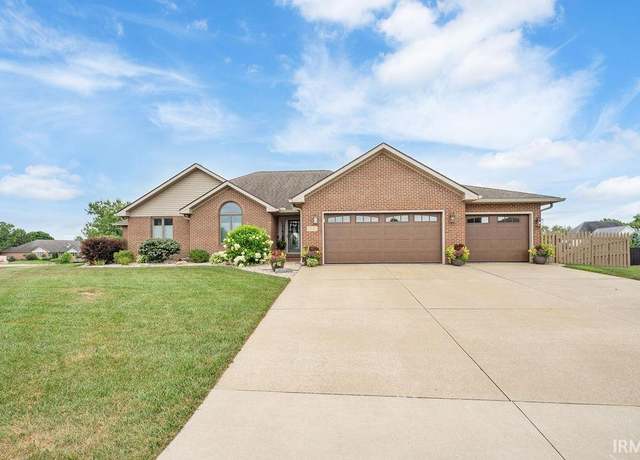 Property at 214 Lakeside Ct, Kokomo, IN 46901, 3 beds, 2.5 baths
