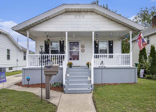 Property at 423 W 14th St, Mishawaka, IN 46544, 2 beds, 1 bath