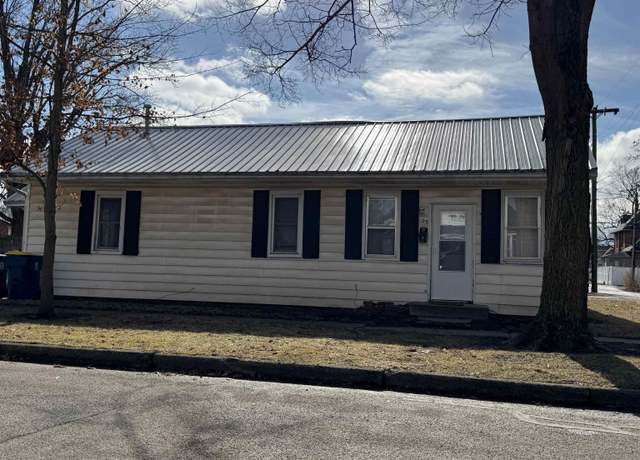 Property at 105/107 E 3rd St, North Manchester, IN 46962, 2 beds, 2 baths