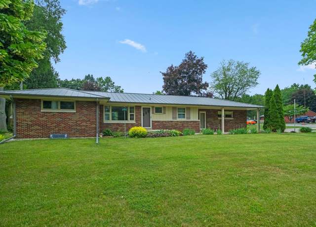 Property at 401 Woodland Dr, North Manchester, IN 46962, 3 beds, 1.5 baths