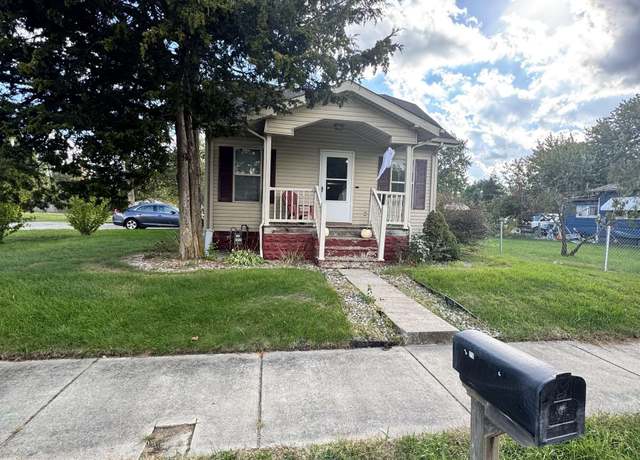 Property at 1225 W Lusher Ave, Elkhart, IN 46517, 3 beds, 2 baths
