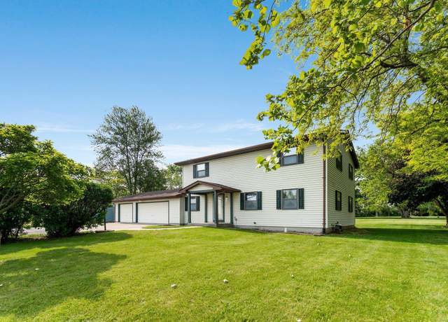 Property at 3029 Carroll Rd, Fort Wayne, IN 46818, 4 beds, 3 baths