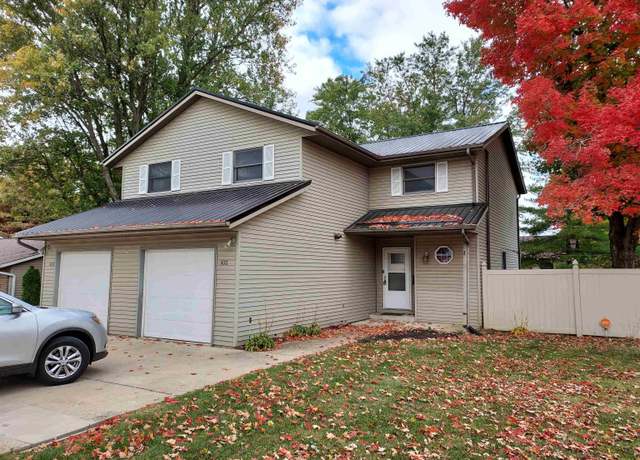 Property at 400/402 S Village Ct, Bloomington, IN 47403, 6 beds, 5 baths