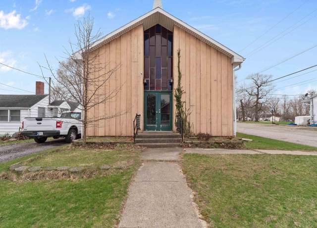 Property at 610 Oldfather St, Warsaw, IN 46582, 5 beds, 2.5 baths