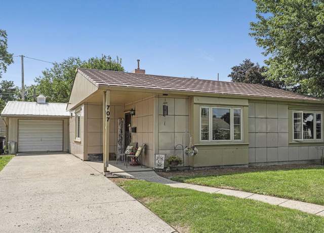 Property at 707 Ohio Ave, Auburn, IN 46706, 2 beds, 1 bath