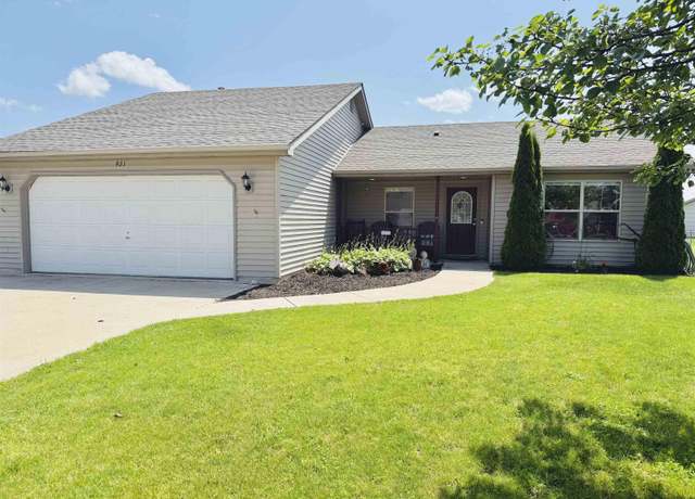 Property at 921 W Wheatfield Ln, Churubusco, IN 46723, 3 beds, 2 baths
