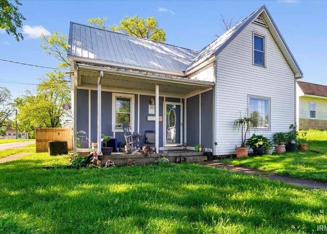 Property at 510 W Washington St, Oakland City, IN 47660, 3 beds, 1.5 baths