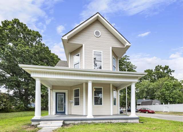 Property at 824 E Riverside Dr, Evansville, IN 47713, 4 beds, 2 baths