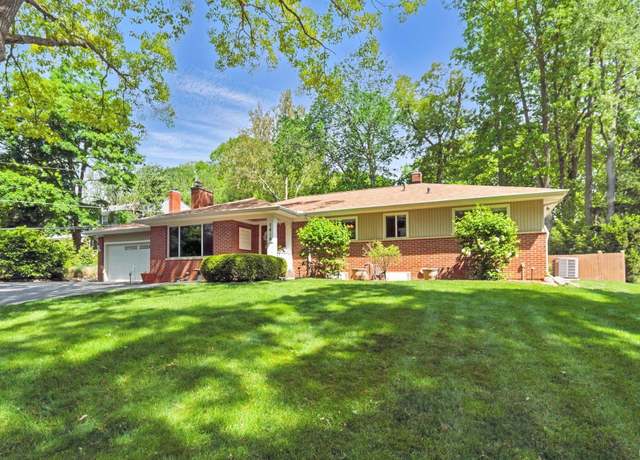 Property at 7418 Rose Ann Pkwy, Fort Wayne, IN 46804, 3 beds, 2.5 baths