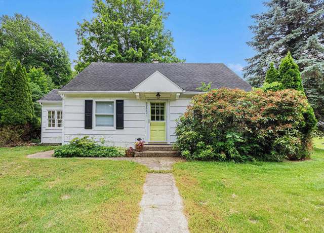 Property at 22470 Ireland Rd, South Bend, IN 46614, 2 beds, 1 bath
