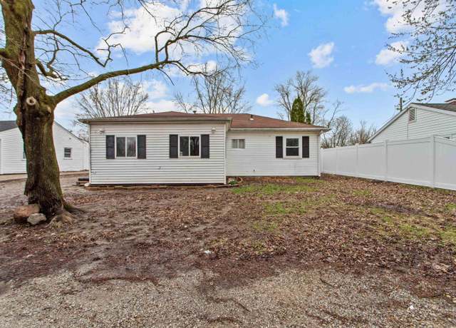 Property at 1616 Columbus Blvd, Kokomo, IN 46901, 3 beds, 1 bath
