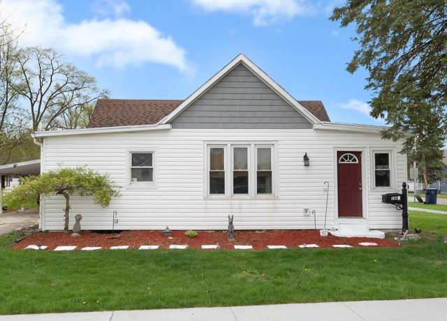 Property at 1605 E Clark St, Warsaw, IN 46580, 3 beds, 1.5 baths