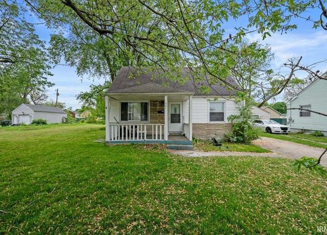 Property at 721 S Wellington St, South Bend, IN 46619, 3 beds, 1 bath