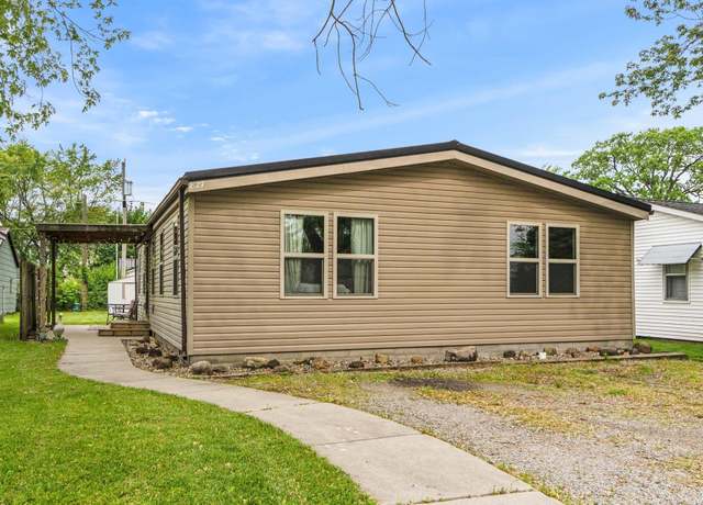 Property at 827 N 11th St, Decatur, IN 46733, 3 beds, 2 baths