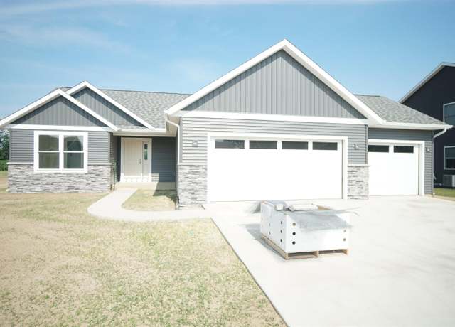 Property at 540 N Eastfield Cir, Milford, IN 46542, 3 beds, 2 baths