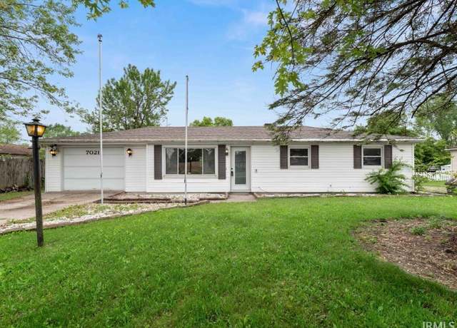 Property at 7021 Pumpkin Ln, Fort Wayne, IN 46835, 4 beds, 1 bath