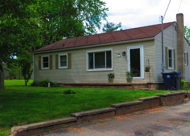 Property at 110 Boydston St, Warsaw, IN 46580, 3 beds, 1 bath