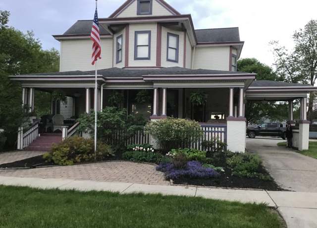 Property at 103 E Washington St, Winamac, IN 46996, 5 beds, 2.5 baths