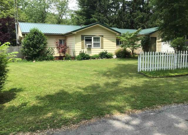 Property at 2314 E Tanner Ln, Winamac, IN 46996, 2 beds, 2 baths