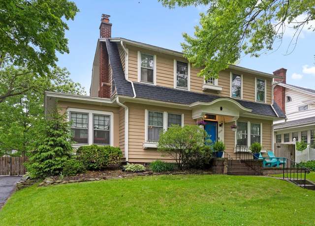 Property at 2215 Kensington Blvd, Fort Wayne, IN 46805, 3 beds, 1.5 baths