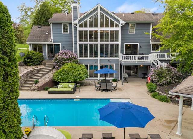 Property at 6211 Salford Ct, Fort Wayne, IN 46814, 5 beds, 4.5 baths
