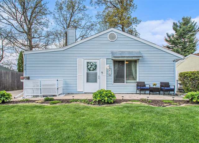 Property at 216 Ardennes Ave, Mishawaka, IN 46545, 3 beds, 1 bath