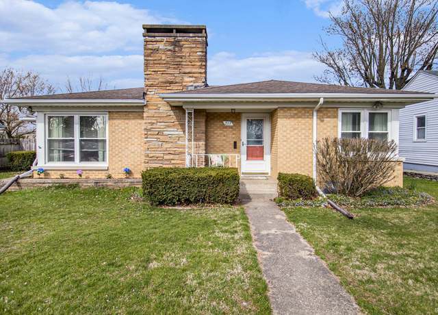 Property at 217 S Shumaker Dr, Bremen, IN 46506, 3 beds, 2 baths