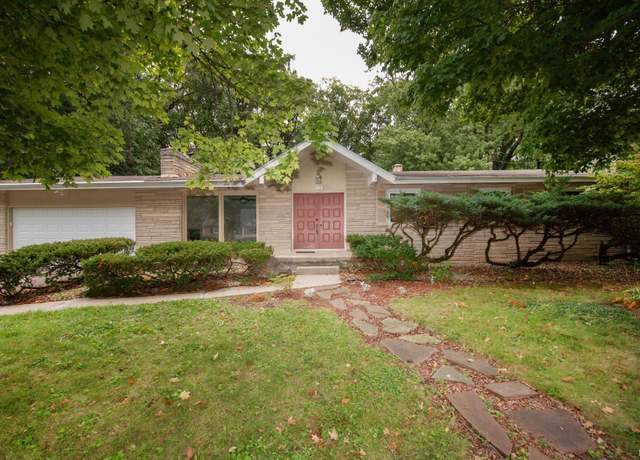 Property at 212 Pawnee Dr, West Lafayette, IN 47906, 4 beds, 2.5 baths