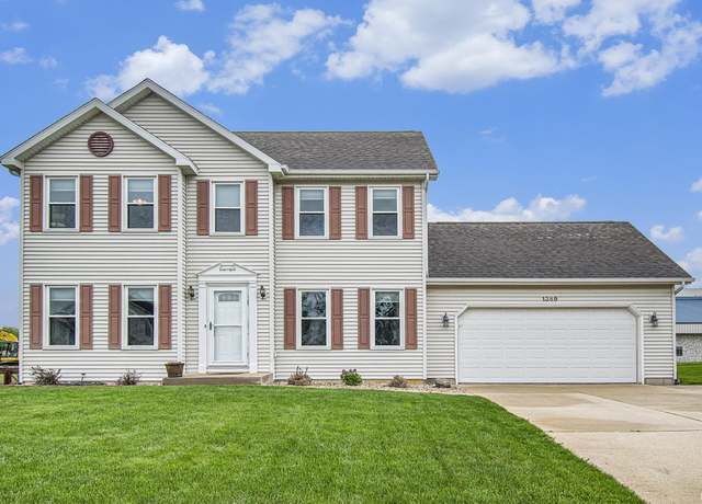 Property at 1389 Winchester Ct, Winona Lake, IN 46590, 3 beds, 2.5 baths