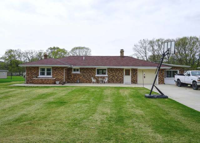 Property at 55137 Hollywood Blvd, South Bend, IN 46628, 3 beds, 1 bath