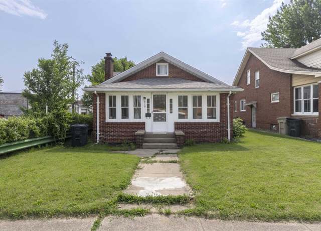 Property at 910 S Twyckenham Dr, South Bend, IN 46615, 2 beds, 1 bath