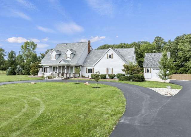 Property at 9321 Ottumwa Rd, Leo, IN 46765, 4 beds, 3 baths