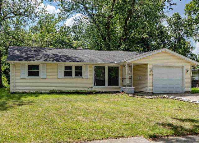 Property at 3234 Varsity Ln, Fort Wayne, IN 46805, 3 beds, 1.5 baths