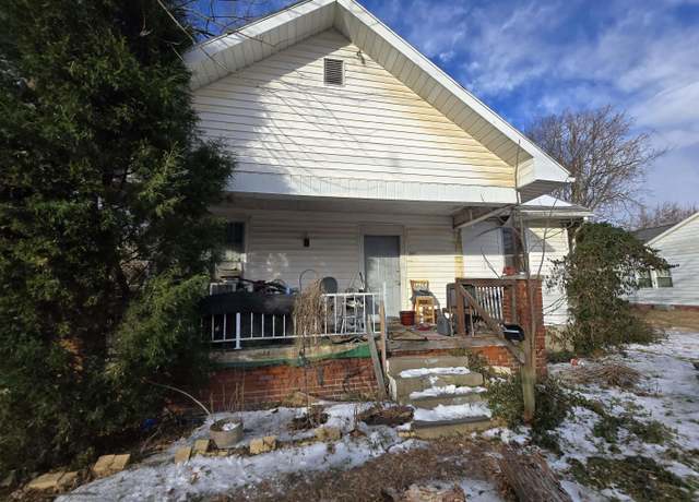 Property at 2607 S Rotherwood Ave, Evansville, IN 47714, 3 beds, 1.5 baths