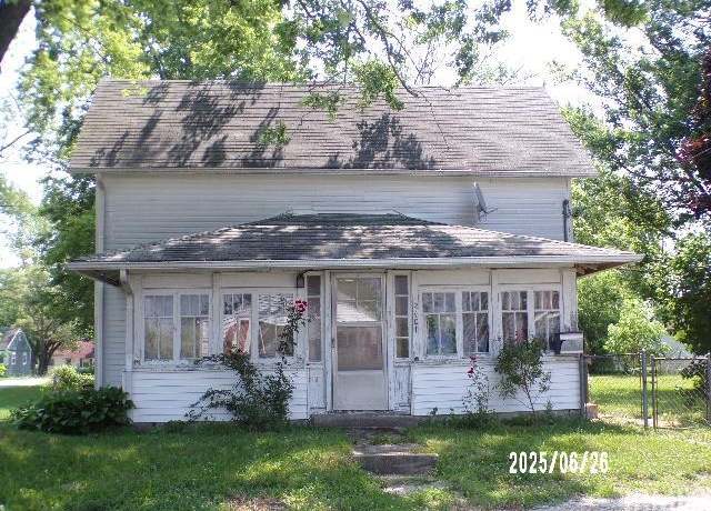Property at 2401 S Selby St, Marion, IN 46953, 3 beds, 1.5 baths