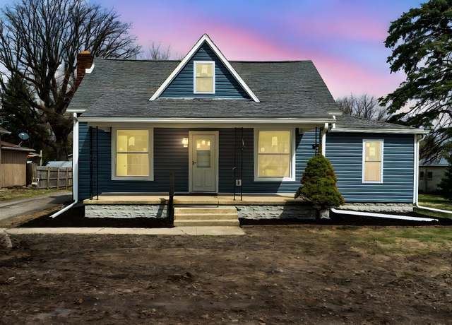 Property at 403 Locust St, Oxford, IN 47971, 3 beds, 2 baths