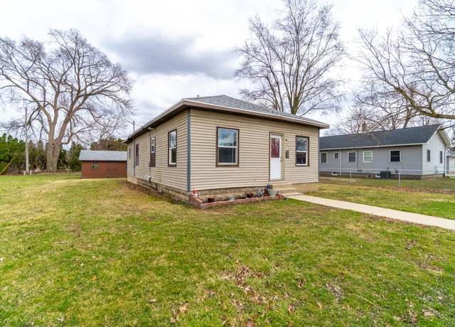 Property at 205 Highland St, Nappanee, IN 46550, 3 beds, 1 bath
