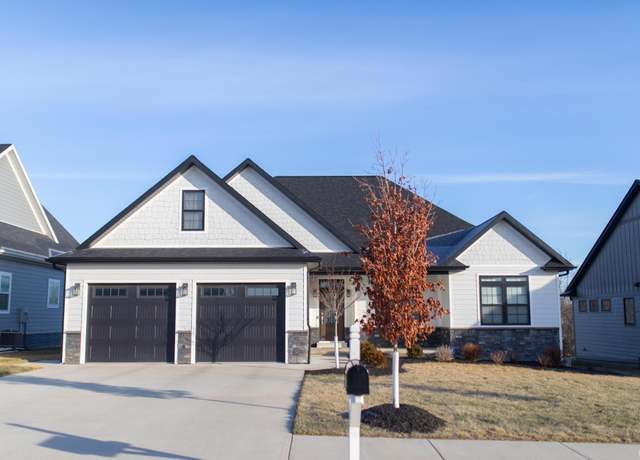 Property at 735 E Holland Dr, Bloomington, IN 47401, 4 beds, 3 baths