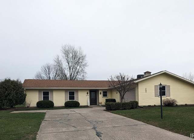 Property at 2907 Greenbriar Dr, Fort Wayne, IN 46804, 3 beds, 2.5 baths